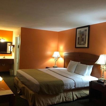 Oyo Hotel Richmond Hill Savannah Area I-95 エクステリア 写真