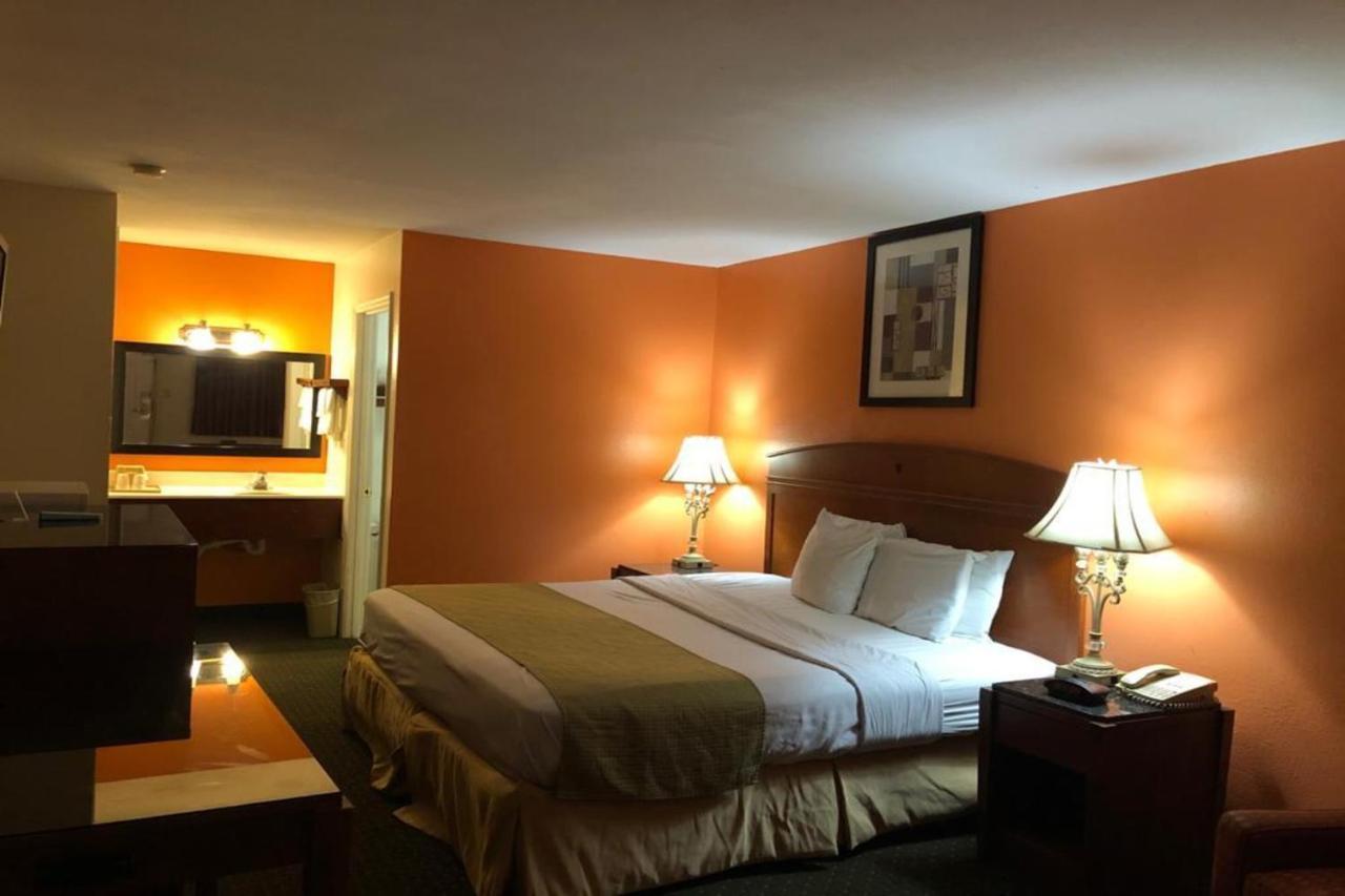 Oyo Hotel Richmond Hill Savannah Area I-95 エクステリア 写真