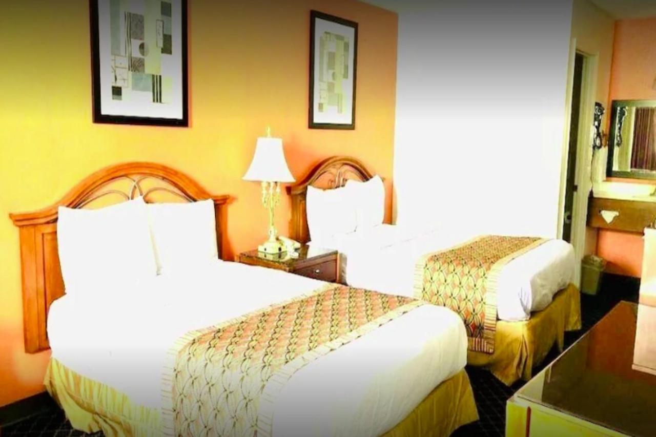 Oyo Hotel Richmond Hill Savannah Area I-95 エクステリア 写真